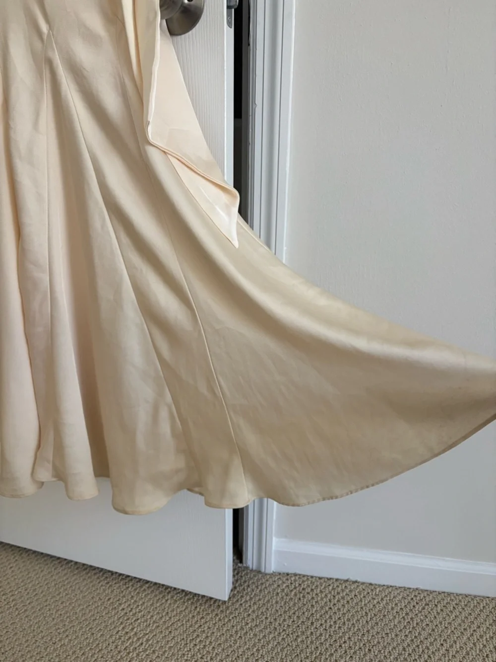 Leau Elegant Cream Satin Dress - Picture 10 of 11